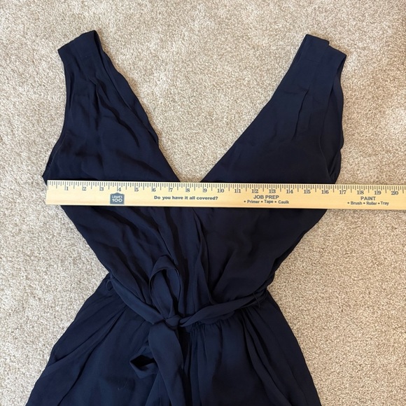 Babaton Aritzia Navy Sleeveless V Neck Wide Leg Crop Marcus Jumpsuit Size XSmall - Picture 8 of 11